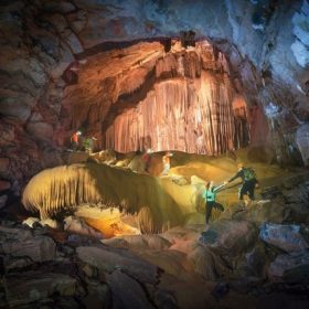 Hung Thoòng (Phong Nha – Quảng Bình): Hệ thống hang động mới đẹp siêu thực, không kém hang Sơn Đoòng