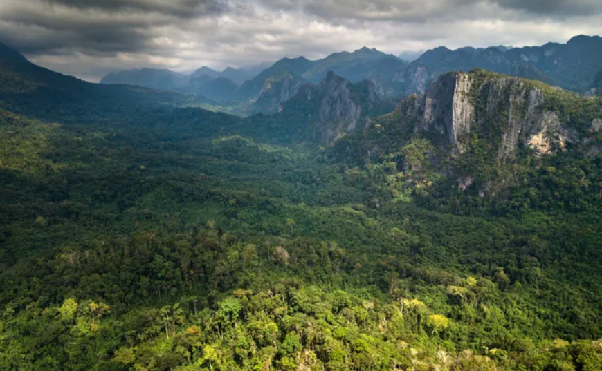 Cảnh quan karst Vườn quốc gia Hin Nam Nô, CHDCND Lào. Ảnh: Ryan Deboodt
