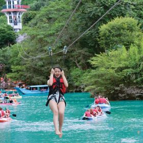 Khách Tây mê mẩn trải nghiệm sông nước ở Phong Nha – Kẻ Bàng